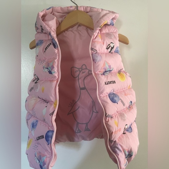 ❗️SOLD❗️Reversible Pink Puff Vest for Girls - Picture 5 of 5